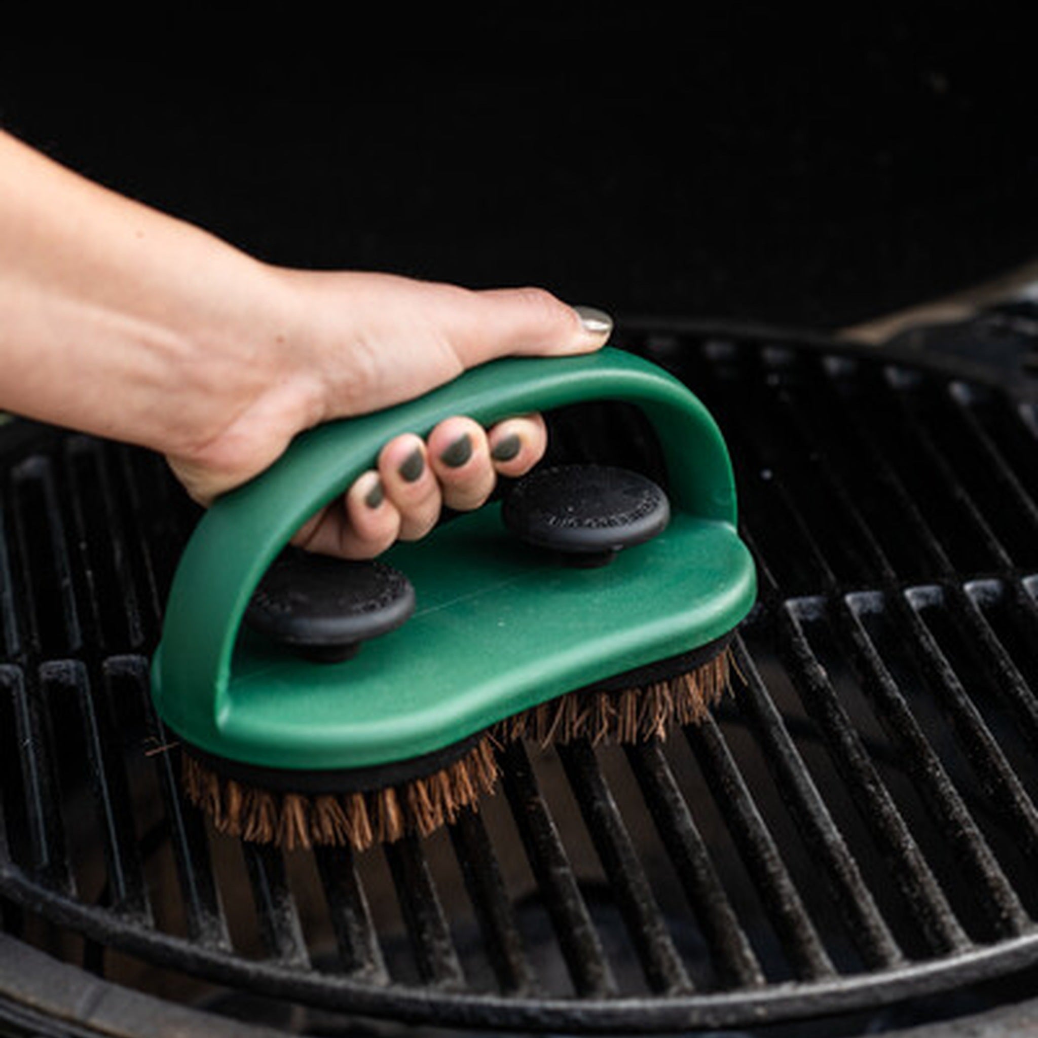 Dual Grillrost-Schrubber Lifestyle